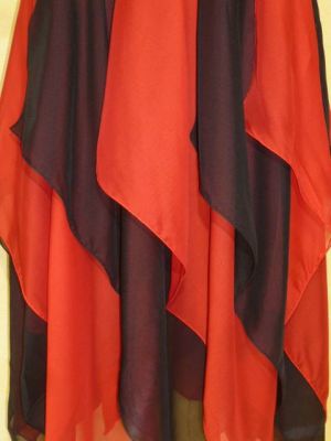 Zipfelrock schwarz-rot