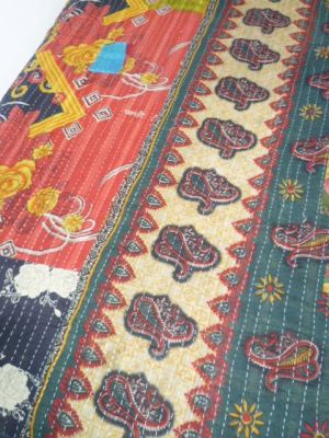 Tagesdecke 'Kantha' Baumwolle violett-schwarz-rot - S