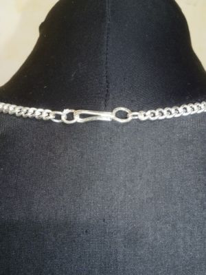 Filigranes Collier mit Glöckchen