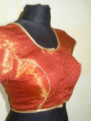 Saribluse 'Choli' kupferrot mit Goldborten