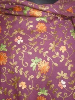 Wollschal all-over-bestickt mauve