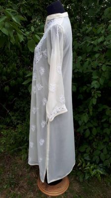 Elegante Tunika hellbeige mit Stehkragen