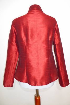 Blusenjacke 'Antelope' aus indischer Khadi-Seide rubinrot