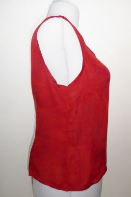 Sommertop 'Dhanya' aus roter Crepeseide
