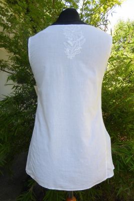 Sommertop aus handbesticker Baumwolle