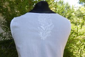 Sommertop aus handbesticker Baumwolle
