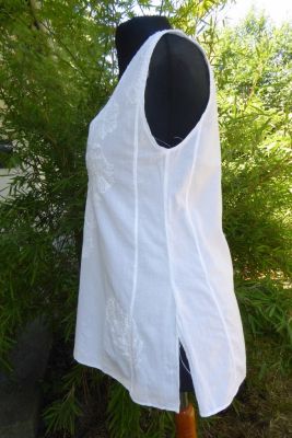 Sommertop aus handbesticker Baumwolle