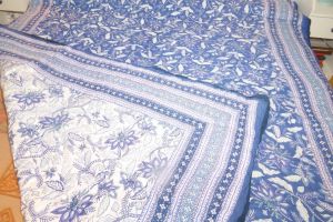Quilt 'Blockprint' zweiseitig blau-weiß