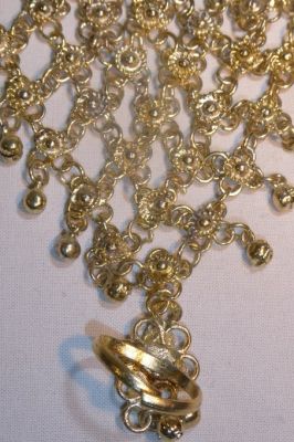 Handschmuck goldfarben
