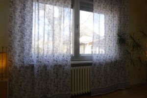 Gardinenschal 'Jaipur' aus feiner Baumwolle mit Blumenprint - weiß-blau