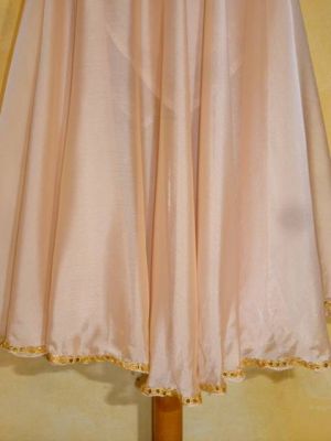 Tellerrock Chiffon beige mit Goldborte