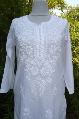 08 - Baumwoll-Tunika 'Ansula II' weiss mit floralen Mustern