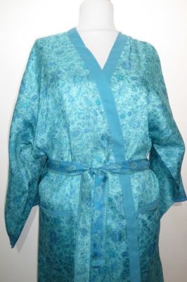 Kurzer Morgenmantel Seide hellblau-türkis, Kimonojacke Vintage aus Sariseide