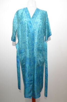 Morgenmantel Seide hellblau, Kimono Vintage aus Sariseide mit Paisley-Print