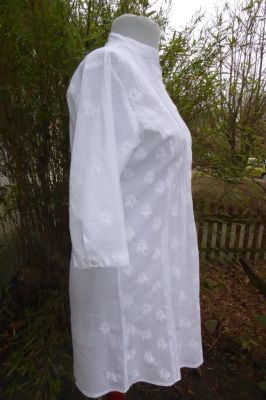 Baumwoll-Bluse 'Preetam' handbestickt weiss