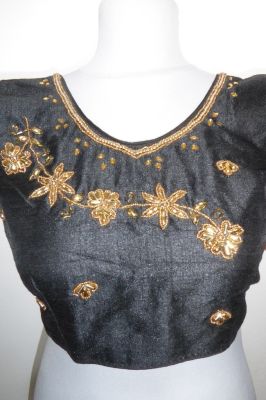 Saribluse 'Choli' schwarz mit goldenen Perlen