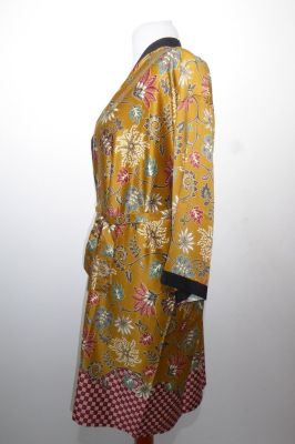 Kimono 'Bali' gold mit floralen Mustern, Morgenmantel aus Baumwollsatin mit Seidenanteil