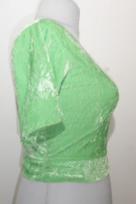 Saribluse 'Choli' aus hellgrünem Samt