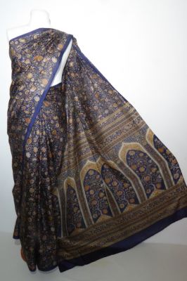 Seidensari dunkelblau mit floralen Mustern, Vintage Sari aus reiner Seide, indischer Seidensari