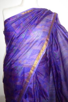 Seidensari violett mit Goldborte