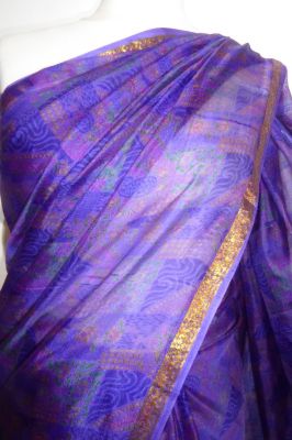 Seidensari violett mit Goldborte