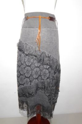 Lagerräumung - Grauer Wollrock mit Applikationen