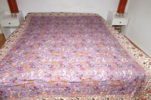 Quilt 'Blockprint' zweiseitig violett-weiß
