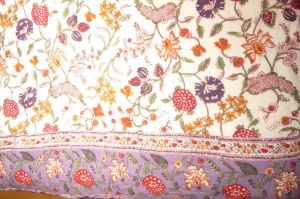 Quilt 'Blockprint' zweiseitig violett-weiß