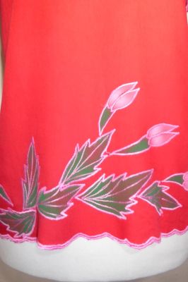 Sommertop mit Blumenstickerei - rot