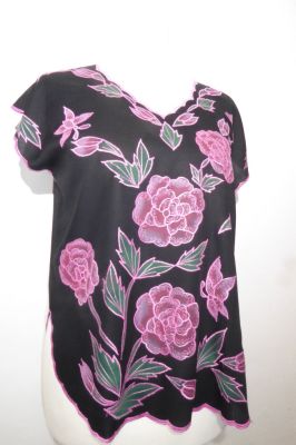 Sommertop mit Blumenstickerei - schwarz