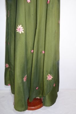 Bodenlanges indisches Kleid olivgrün mit Stickerei, Kleid 'Angrakah' aus reiner Viskose