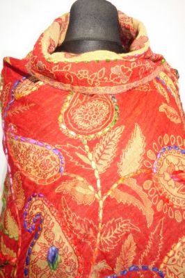 Wollschal 'boiled wool' bestickt rot-beige
