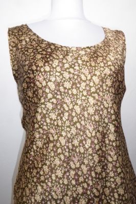 Seidentop 'Anandi' oliv-hellbeige mit kleinen Blumen