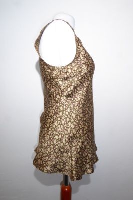 Seidentop 'Anandi' oliv-hellbeige mit kleinen Blumen