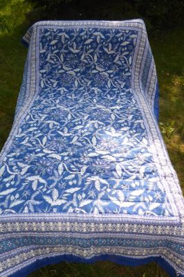 Quilt 'Blockprint' mit zwei Schauseiten - blau-weiß