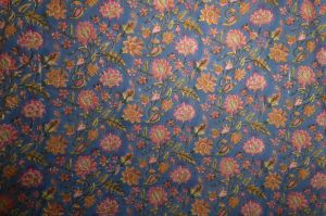 Baumwollstoff 'Jaipur' saphirblau mit floralen Mustern
