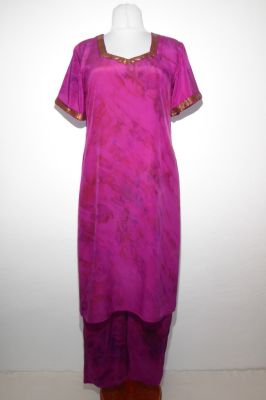 Salwar Kameez 2-teilig Kreppseide magenta mit Goldbrokat, Upcycling Seidenpunjabi magenta mit Goldbrokat