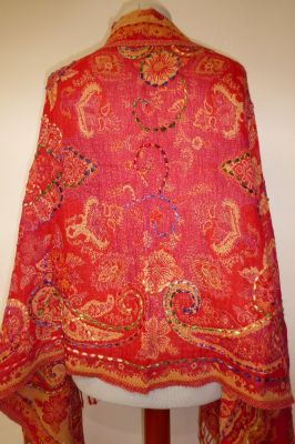 Wollschal 'boiled wool' bestickt rot-beige II
