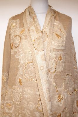 Wollschal 'boiled wool' bestickt sand-hellbeige