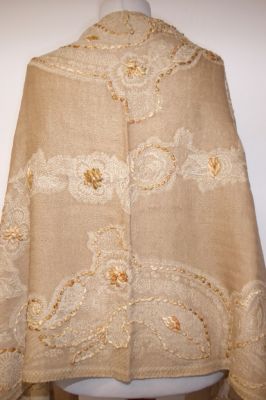 Wollschal 'boiled wool' bestickt sand-hellbeige