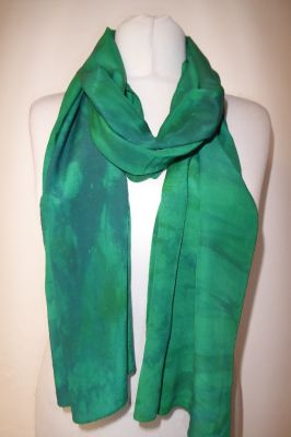 Schal Crepeseide handgefärbt grün