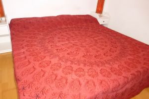Tagesdecke 'Leela' weinrot I - B-Ware