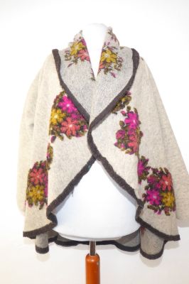 Ausdrucksvolle Wolljacke aus hellgrauem Walkloden - B-Ware