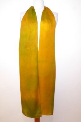 Seidenschal XL curry-hellgrün, Upcycling Schal aus reiner Kreppseide