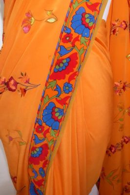 Sari aus reiner Kreppseide orange mit Blumenborte