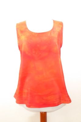 Sommertop Dhanya aus orangefarbener Crepeseide