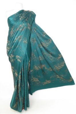 Dunkelgrüner Sari aus feinstem Seidensatin mit Perlenstickerei