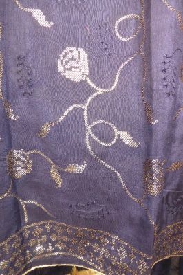 Dupatta aus nachtblauer Seide mit goldener Paillettenstickerei