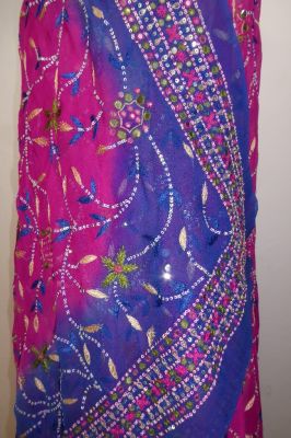 Dupatta Chiffon fuchsia-blau mit Pailletten und Spiegelchen