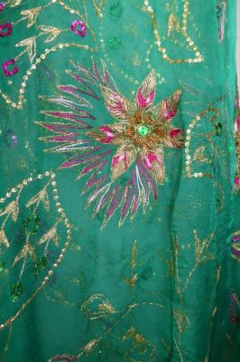 Dupatta Chiffon grün mit goldener Stickerei